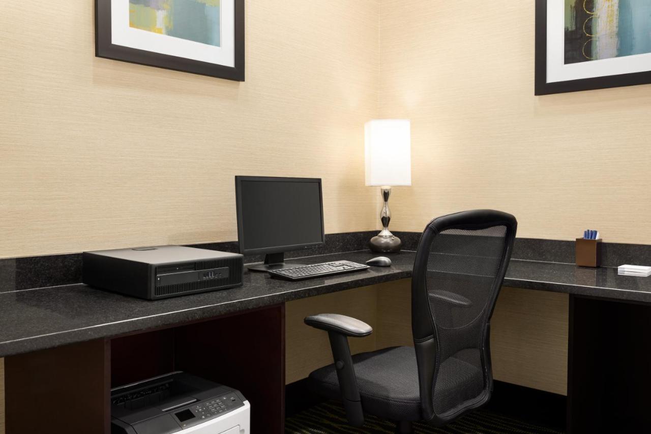 Holiday Inn Express Hotel & Suites Edmond By Ihg Exteriör bild