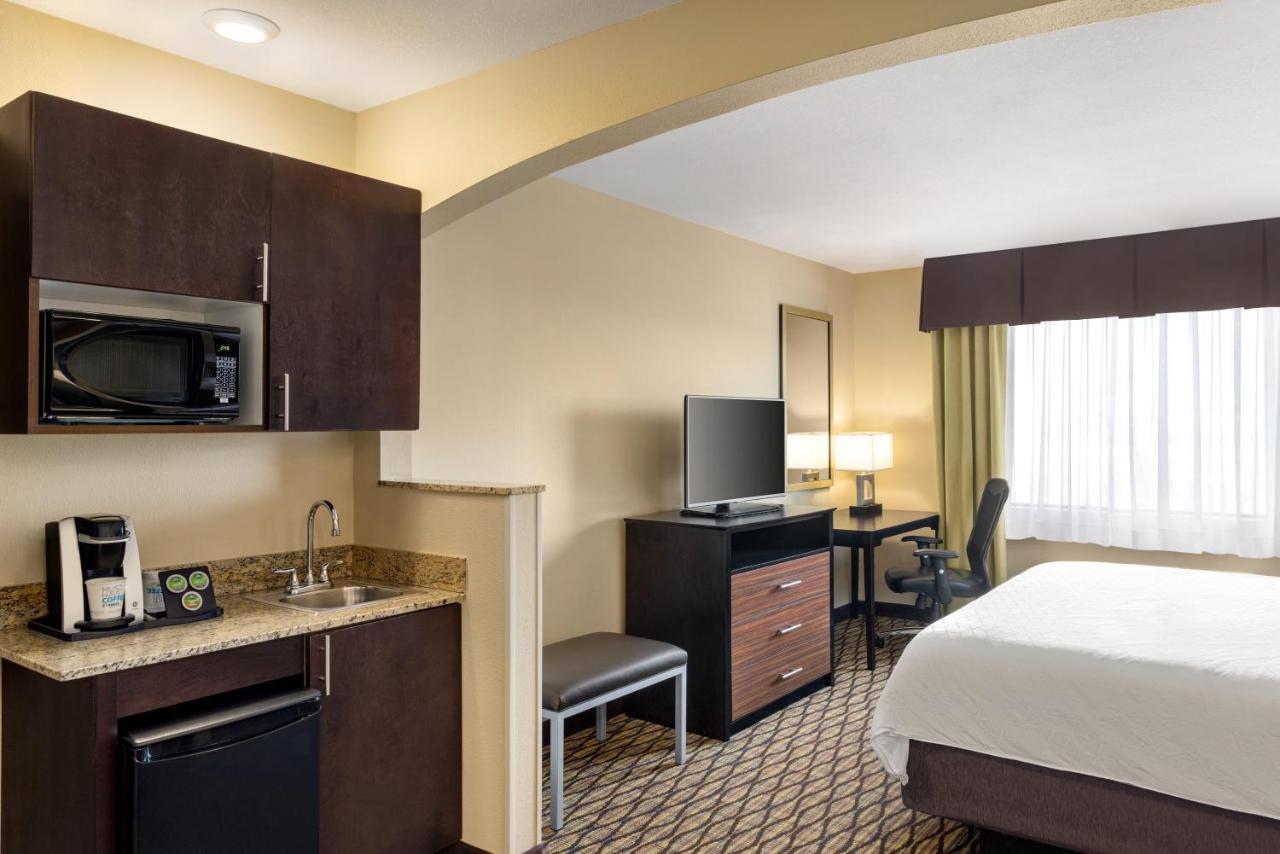 Holiday Inn Express Hotel & Suites Edmond By Ihg Exteriör bild