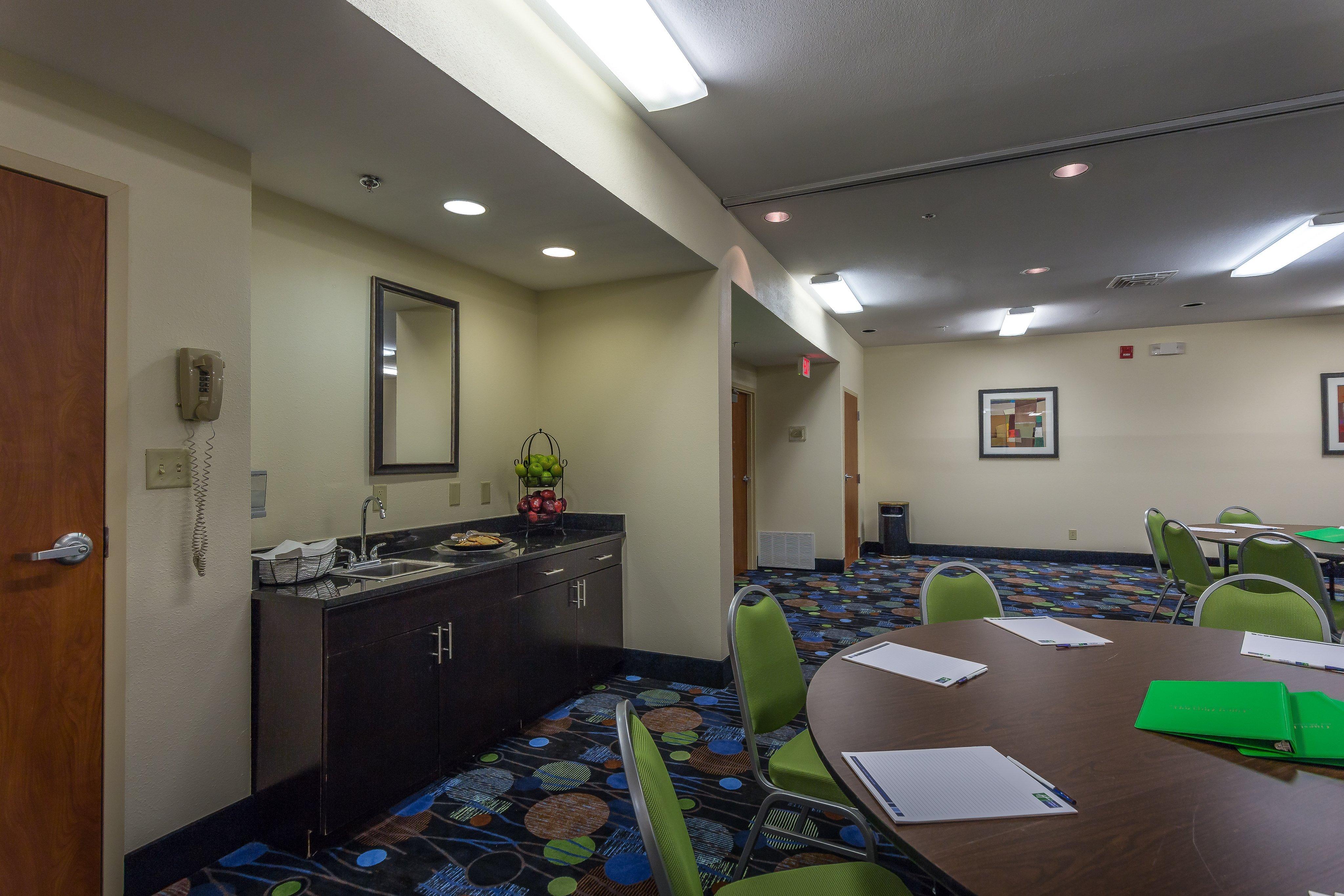 Holiday Inn Express Hotel & Suites Edmond By Ihg Exteriör bild